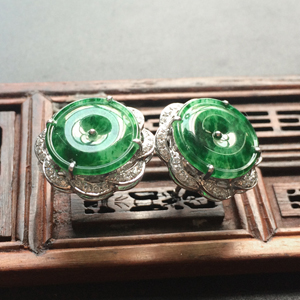 (超值推荐)糯冰种廯加绿镶白金钻石平安扣耳钉