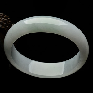 （超值推荐）糯冰种晴水贵妃镯（53.3mm-48.5mm）