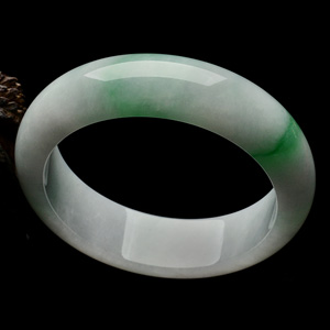 糯冰种飘翠手镯（55.5mm）