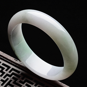 糯冰种淡紫罗兰带晴水手镯(59.8mm)
