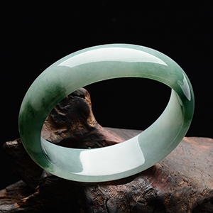 糯冰种晴水飘花贵妃镯(50mm-48.3mm)