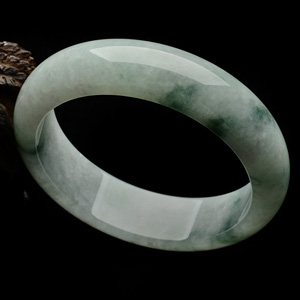 （超值推荐）糯冰种飘花手镯（58.6mm）