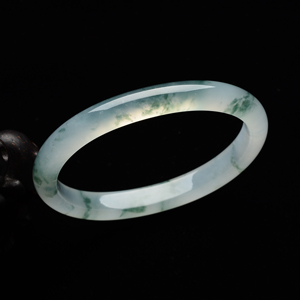 冰种飘花贵妃镯(52.3mm-45.1mm)