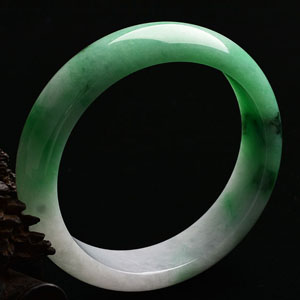 糯冰种翠色手镯（58mm）