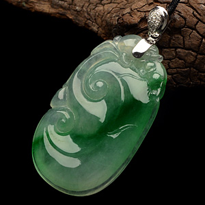 冰种飘翠如意挂件