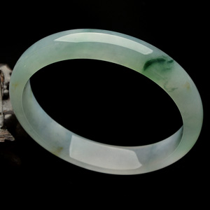 （超值推荐）糯冰种飘花略带黄翡手镯（58.6mm ）