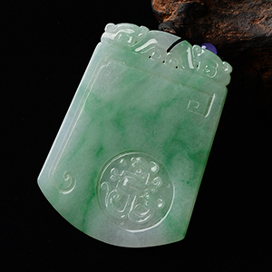 糯冰种飘翠如意祥龙挂件