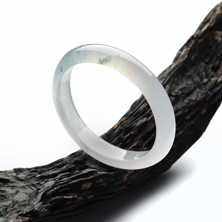 （超值推荐）冰种略飘花贵妃镯（52mm-46.6mm）