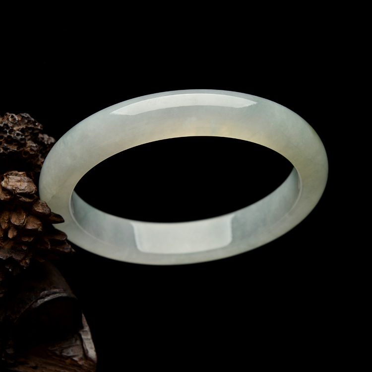 （超值推荐）糯冰种晴水略带黄翡手镯（54.7mm ）