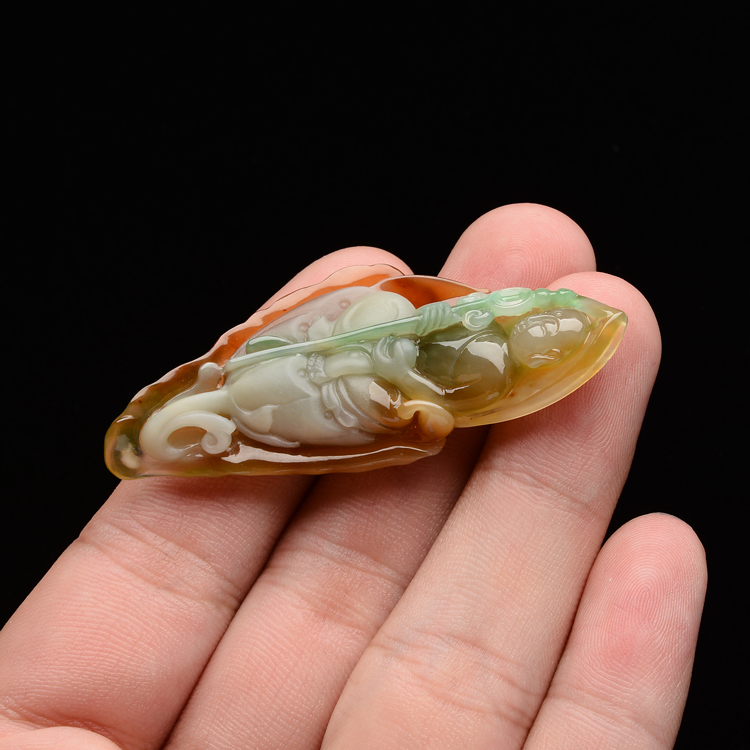 (超值推荐)冰种褐黄翡带晴水莲心禅悟挂件