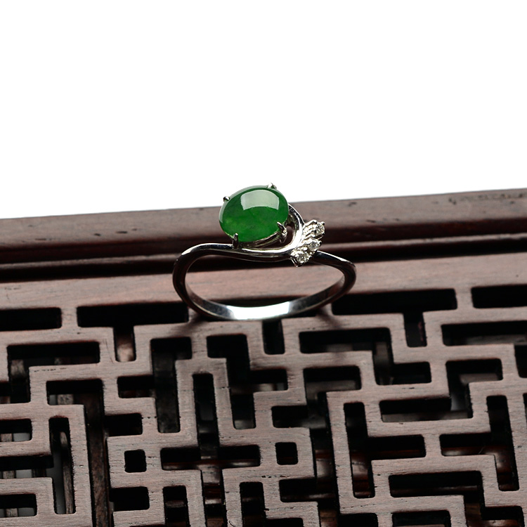 糯冰种翠色戒指