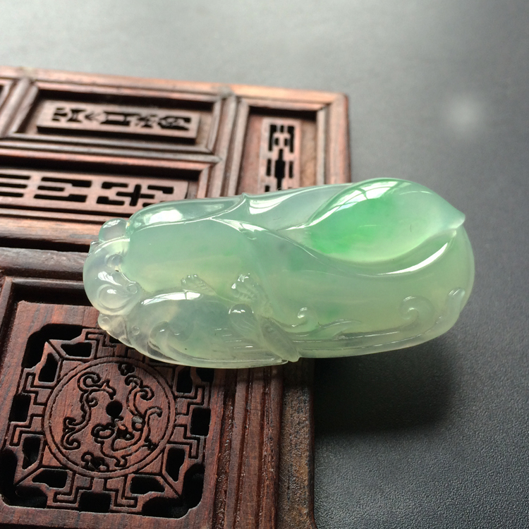 (超值推荐)冰种晴水飘翠玉兰花挂件