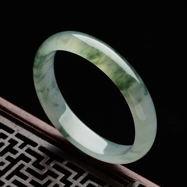 (超值推荐)冰种飘花贵妃镯(53.2mm-47.5mm)