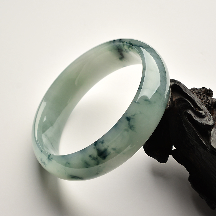 （超值推荐）糯冰种飘花手镯（58mm）