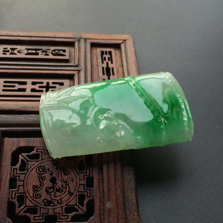 (超值推荐)糯冰种飘翠节节高挂件