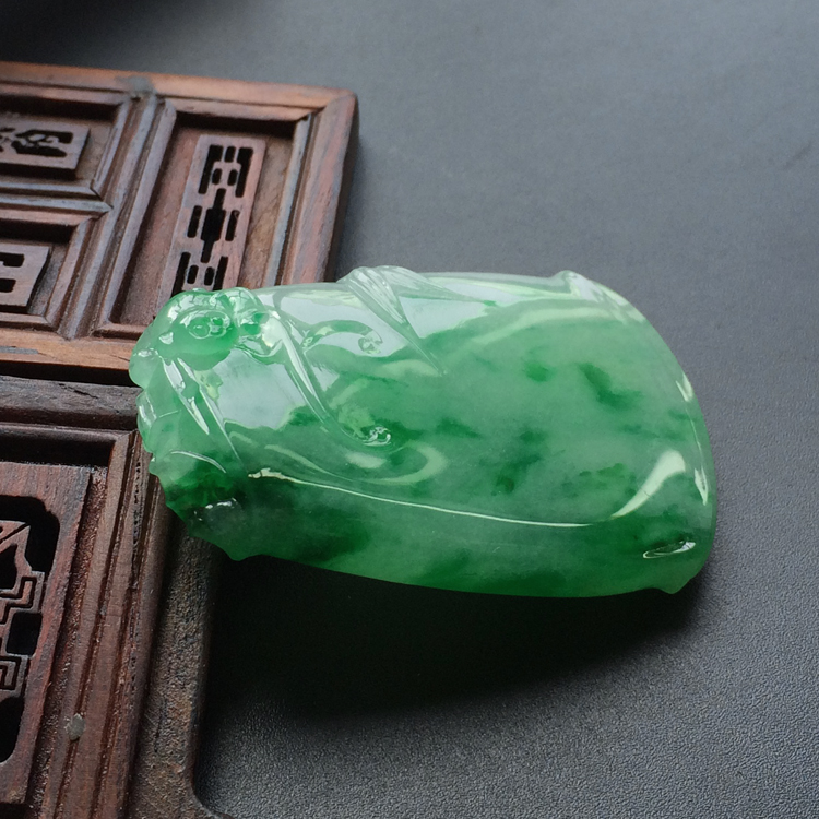 (超值推荐)糯冰种飘阳绿节节高挂件