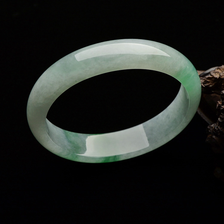 （超值推荐）糯冰种飘翠贵妃镯（55mm-48.2mm）