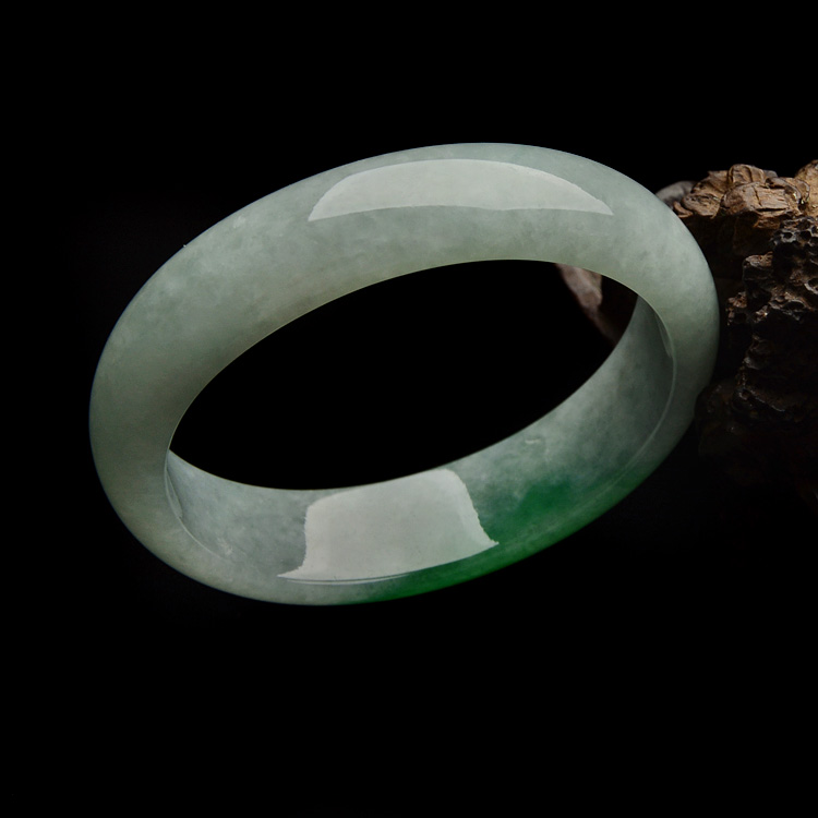 （超值推荐）糯冰种飘翠贵妃镯（54mm-46.3mm）