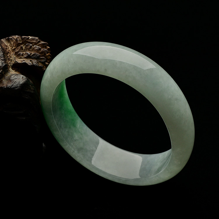 （超值推荐）糯冰种飘翠贵妃镯（54mm-46.3mm）