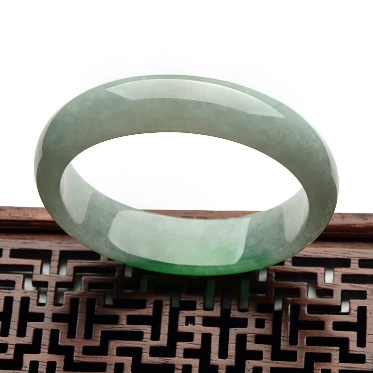 （超值推荐）糯冰种飘翠贵妃镯（54mm-46.3mm）