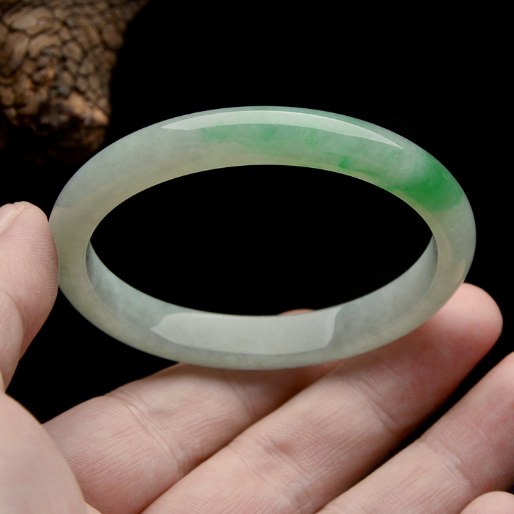 （超值推荐）糯冰种飘翠贵妃镯（52.6mm-46.7mm）