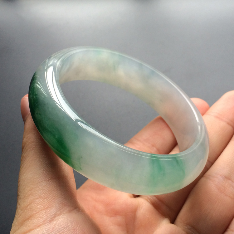 冰种飘阳绿手镯(56.8mm)