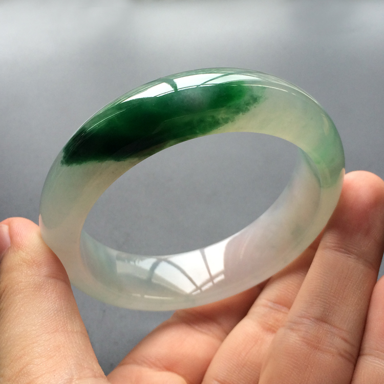 冰种飘阳绿手镯(56.8mm)