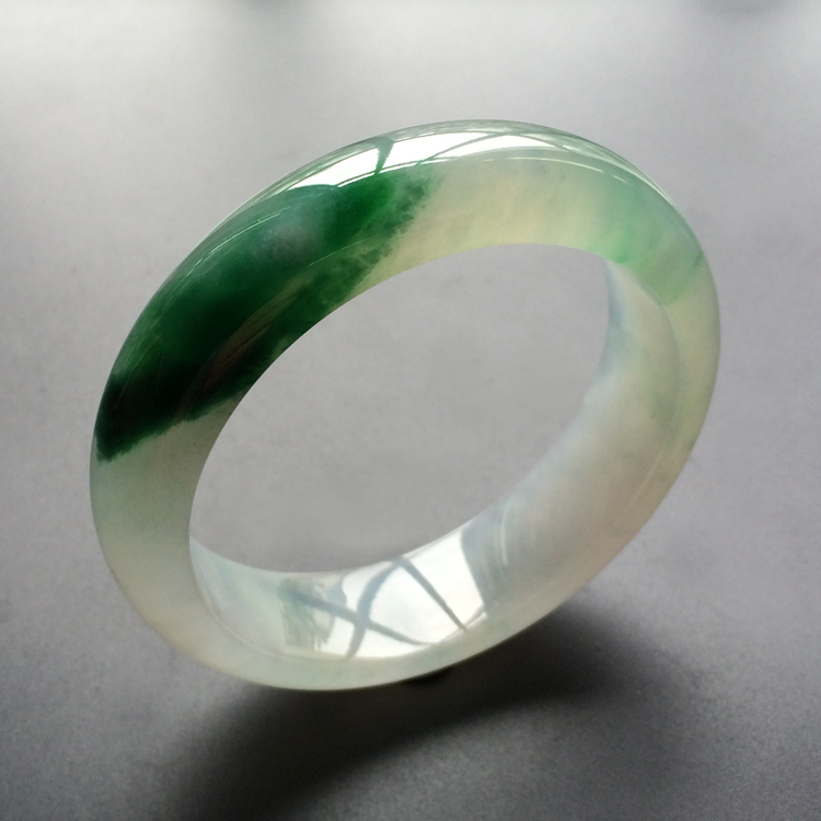冰种飘阳绿手镯(56.8mm)