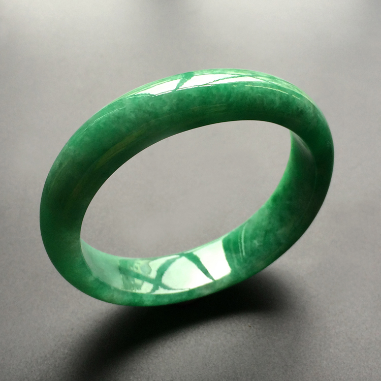 (超值推荐)糯冰种阳绿贵妃镯(57.4mm-51mm)