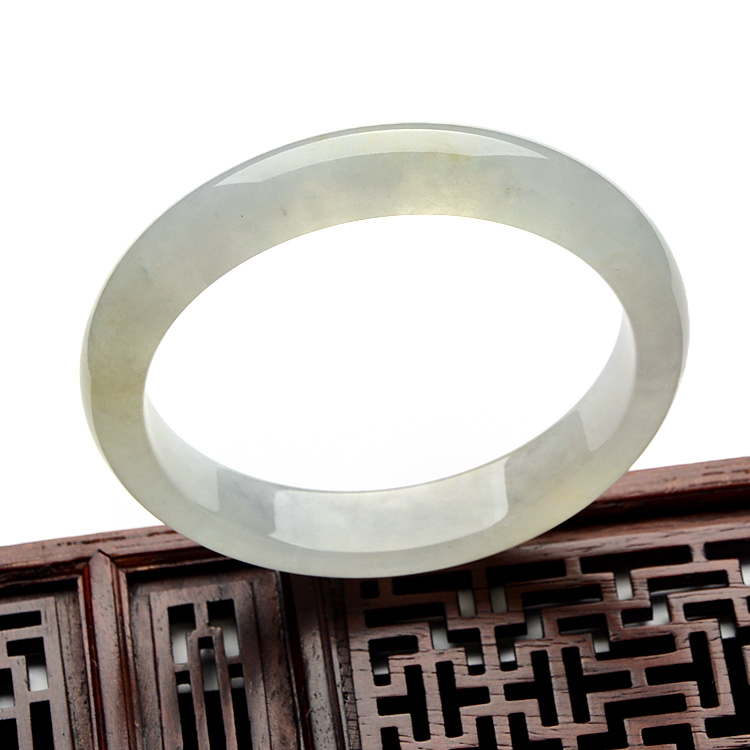 (超值推荐)冰种淡黄翡手镯（57mm）