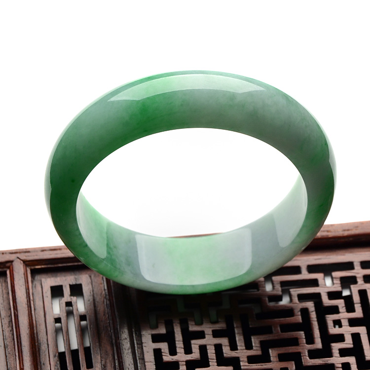 （超值推荐）糯冰种翠色手镯（55.2mm）
