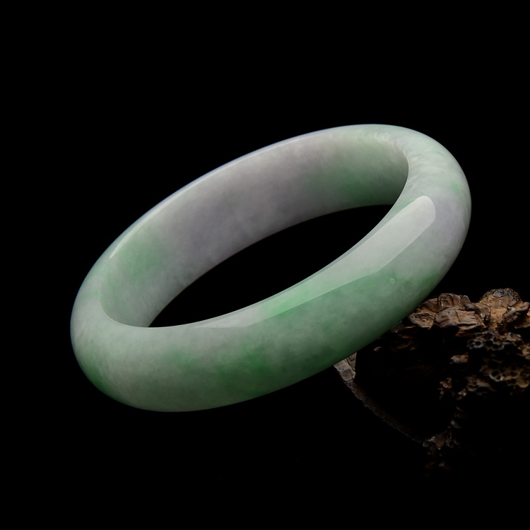 （超值推荐）糯冰种淡春带彩手镯（58mm）