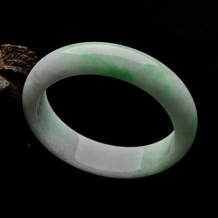 （超值推荐）糯冰种淡春带彩手镯（58mm）