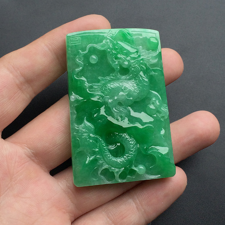 （超值推荐）糯冰种阳绿龙牌挂件