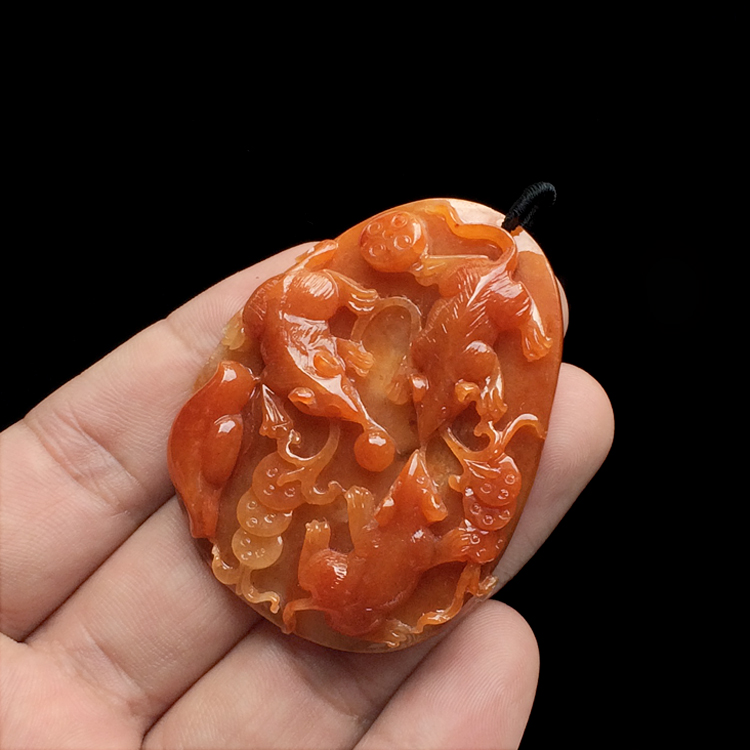 糯冰种红黄翡玉鼠运财挂件