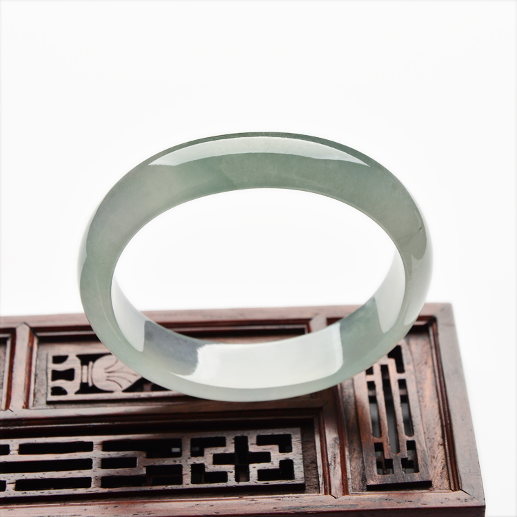 冰种晴水贵妃镯（55.3mm-47.5mm）