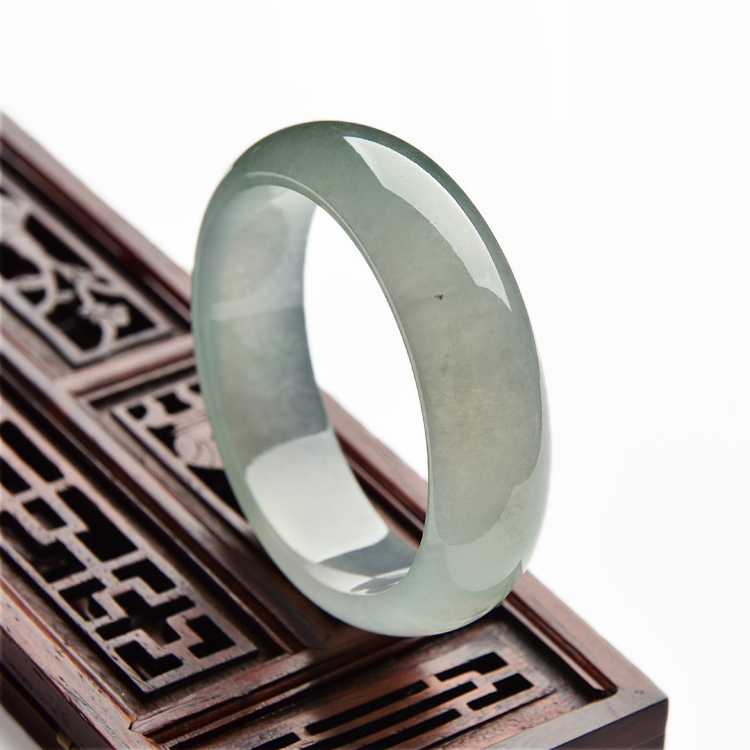 冰种晴水贵妃镯（55.3mm-47.5mm）
