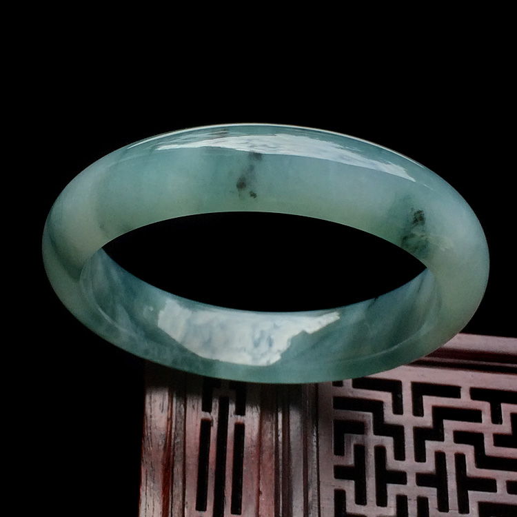 （超值推荐）糯冰种飘花手镯（55mm）