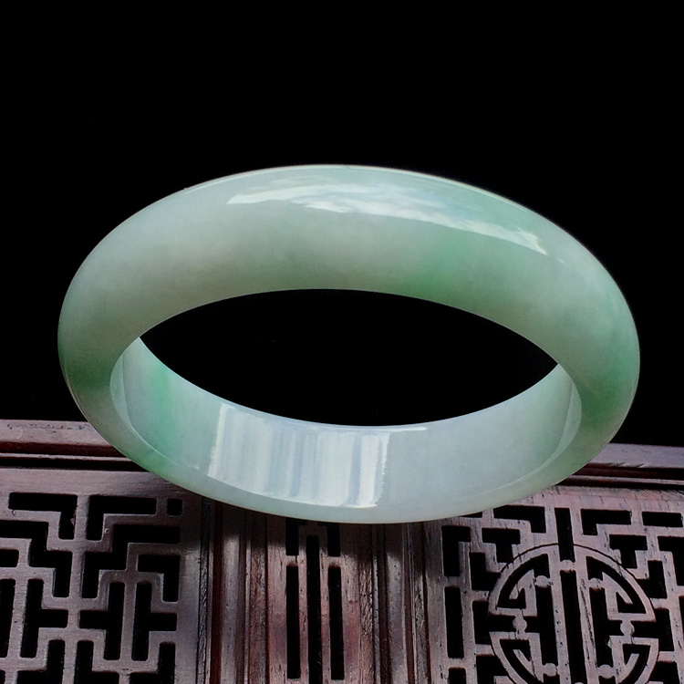 糯冰种飘翠手镯（58mm）