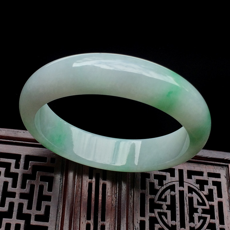 糯冰种飘翠手镯（58mm）