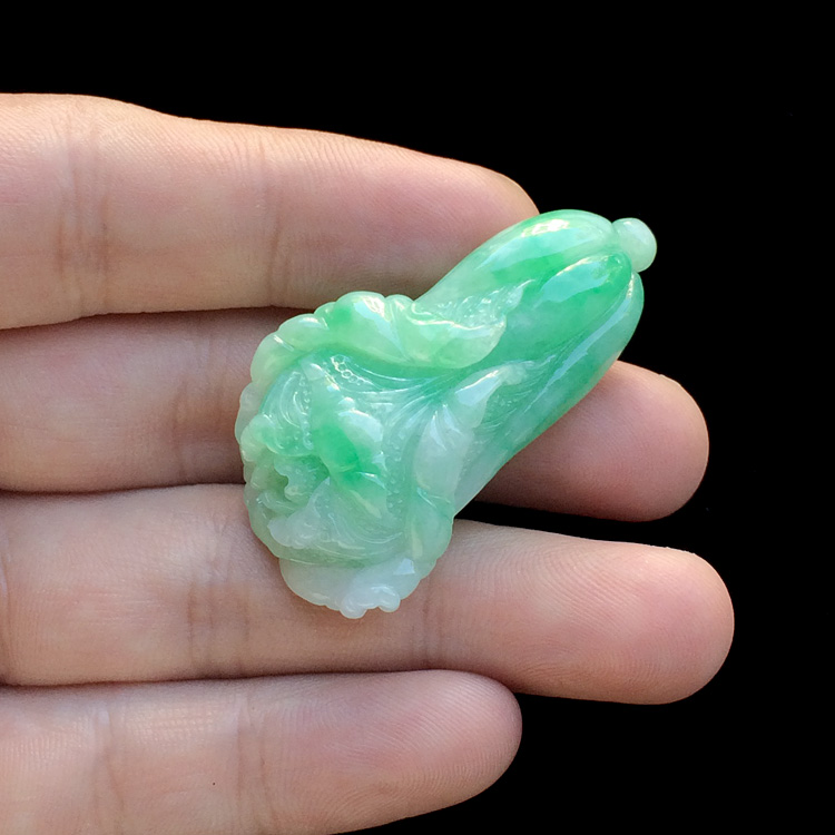（超值推荐）糯冰种翠色白菜挂件