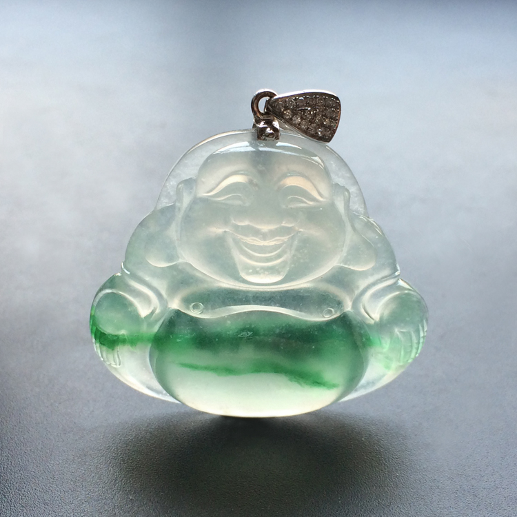 (超值推荐)冰种飘绿花玉佛挂件(镶白金扣)