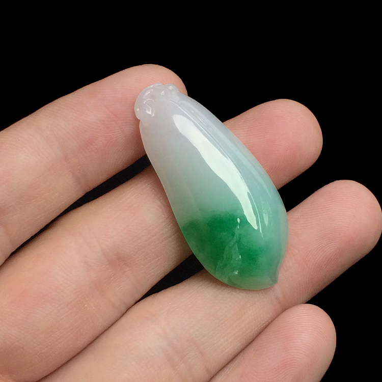 糯冰种飘翠福瓜挂件