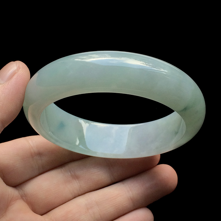糯冰种晴水略飘花手镯（58.6mm）