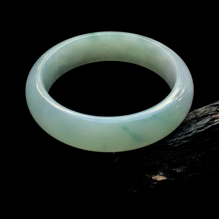 糯冰种晴水略飘花手镯（58.6mm）