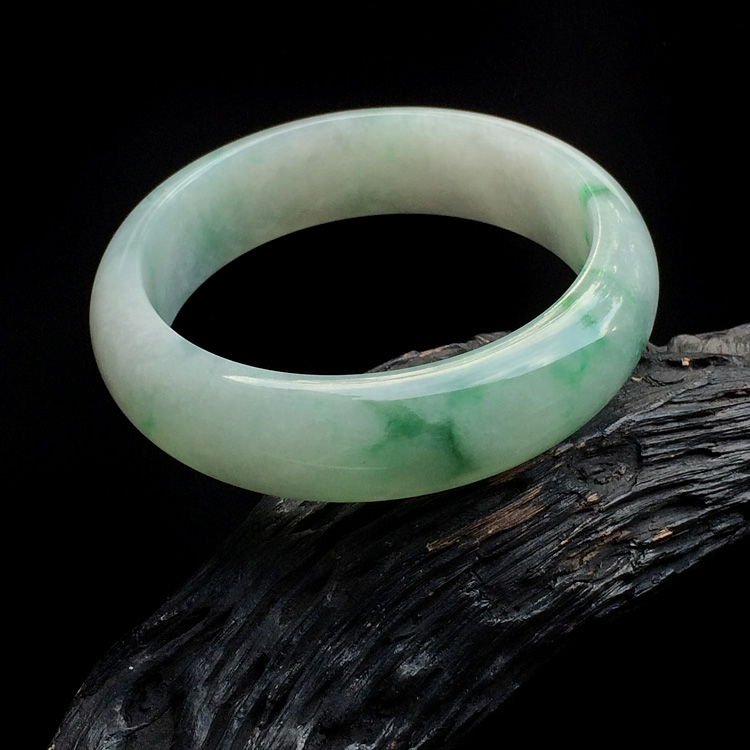 （超值推荐）糯冰种飘翠手镯（56.7mm）