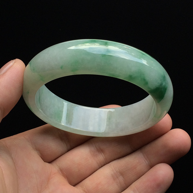（超值推荐）糯冰种飘翠手镯（56.7mm）