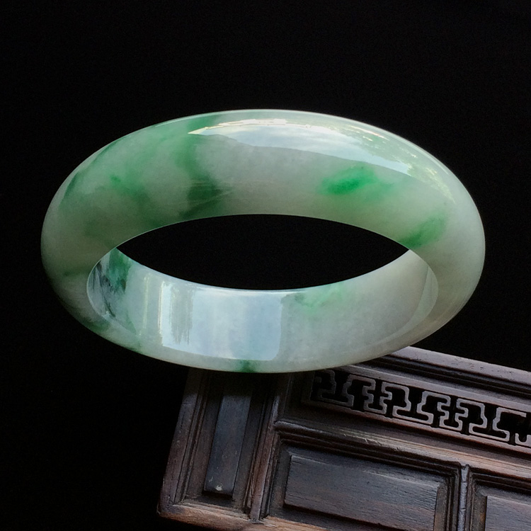 （超值推荐）糯冰种飘翠手镯（58mm）