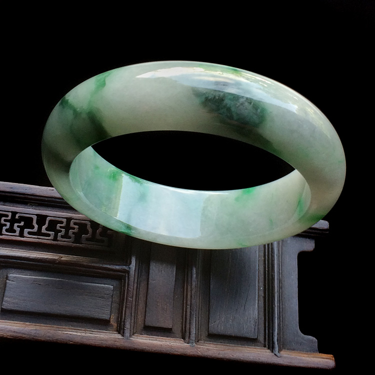 （超值推荐）糯冰种飘翠手镯（58mm）