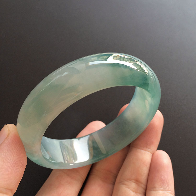 （超值推荐）冰种飘花略带黄翡手镯（57.6mm）
